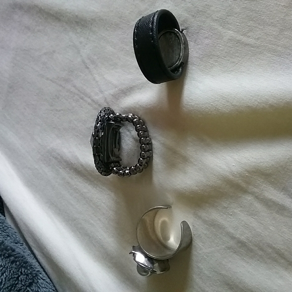 Trio of rings - Picture 2 of 2